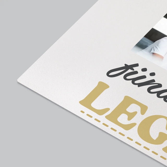 Colaj De Fotografii: 18 Ani De A Fi O Legendă - Mapa De Birou