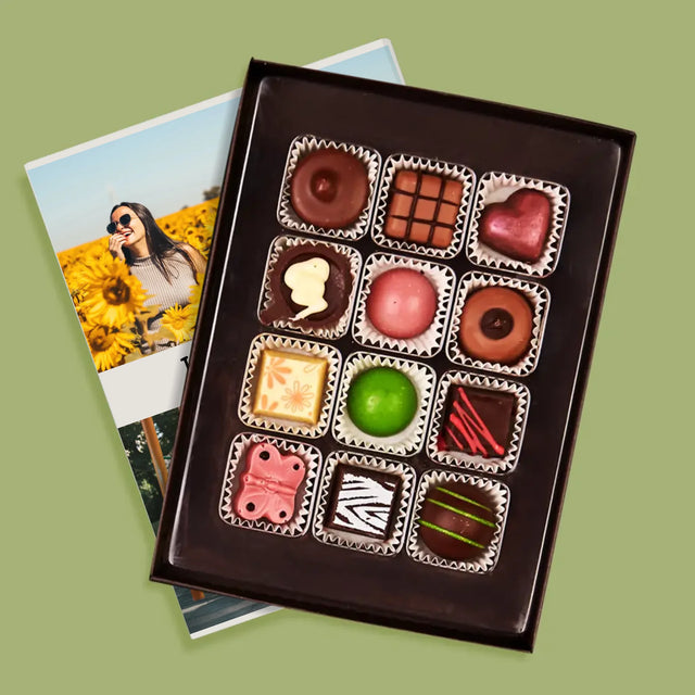 Colaj De Fotografii: 2 Fotografii Cu Inscripție - Praline