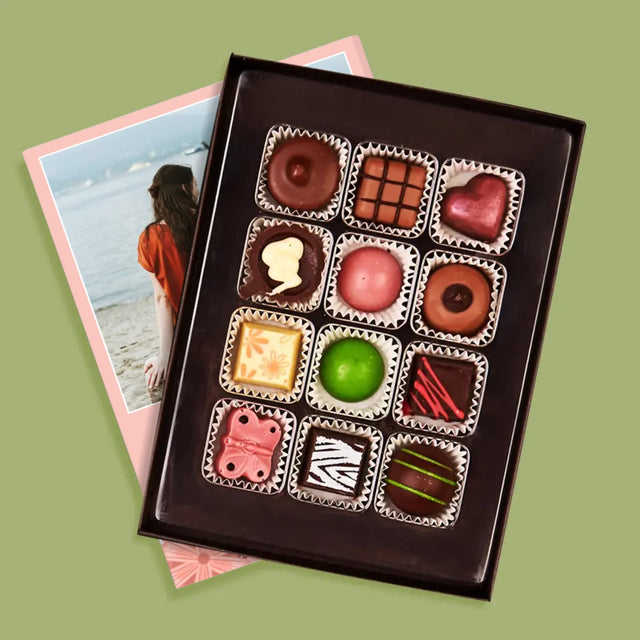 Colaj De Fotografii: Cerere La Nașă De Cununie - Praline