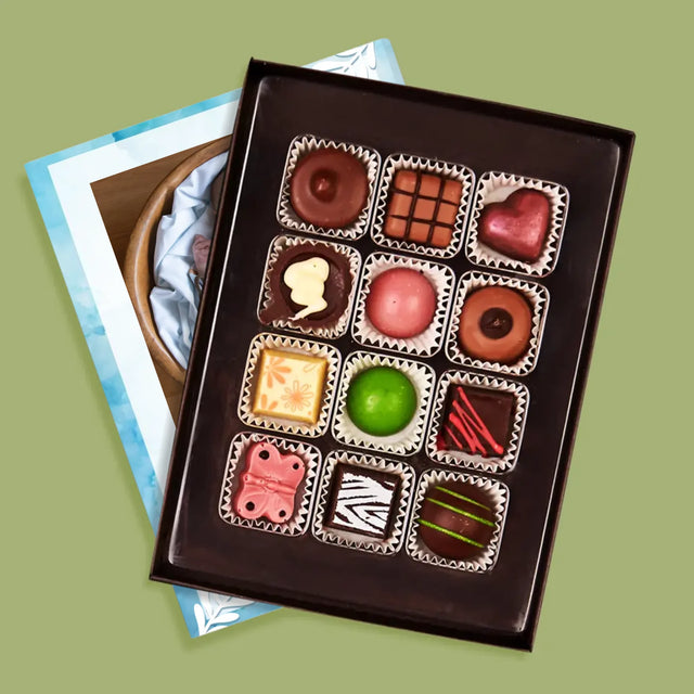 Colaj De Fotografii: Cerere Pentru Naș De Botez - Praline