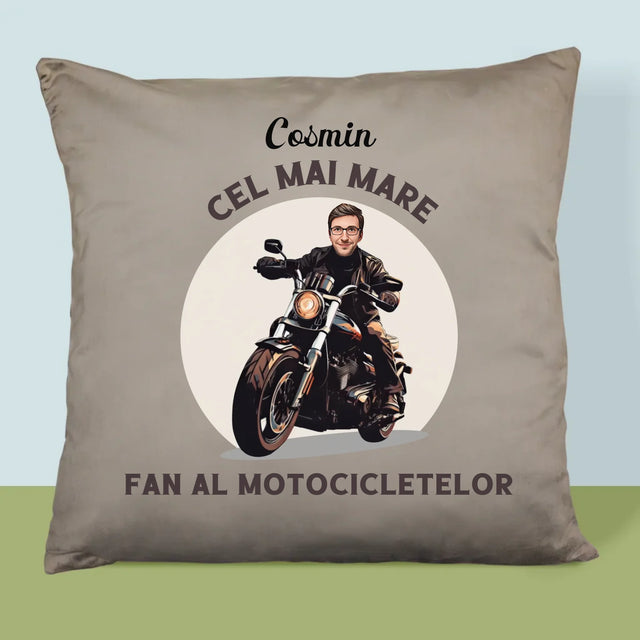 Personajul Tău: Fanul Motocicletelor - Pernă (Cu Fotografie)