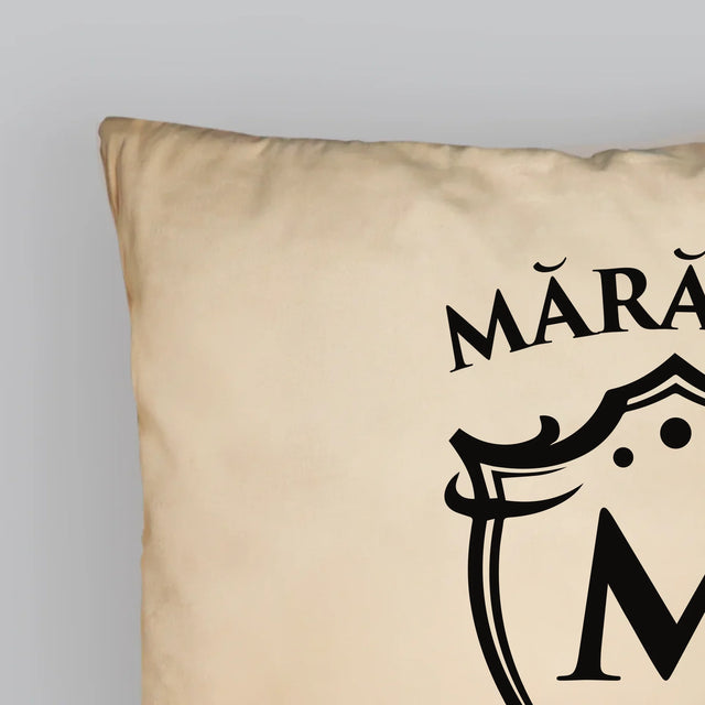 Monogramă: Monogramă Blazon - Pernă (Cu Fotografie)