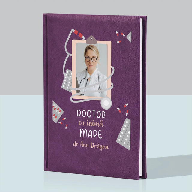 Fotografie Si Semnătură: Medic Cu Inimă Mare - Carte Pentru Notițe Cu Fotografie