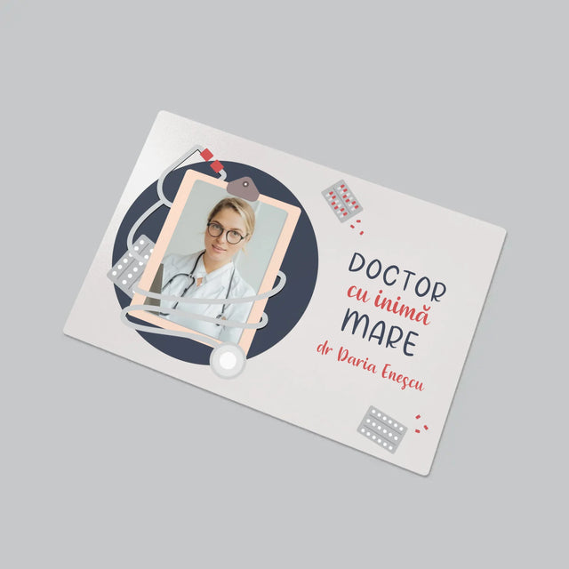 Fotografie Si Semnătură: Medic Cu Inimă Mare - Mapa De Birou