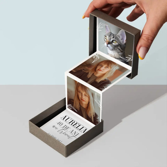 Colaj De Fotografii: Au Trecut 40 De Ani - Set De Fotografii Pliante
