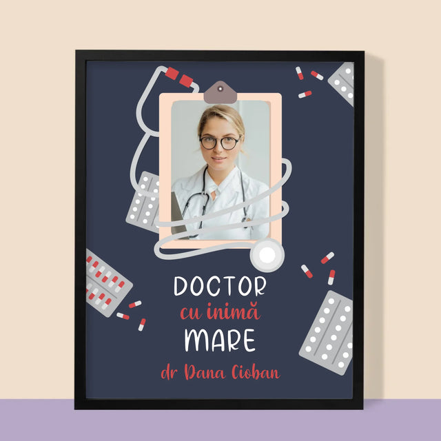 Fotografie Si Semnătură: Medic Cu Inimă Mare - Imprimare Cu Ramă 30X40 (Verticală)