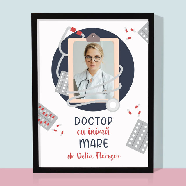 Fotografie Si Semnătură: Medic Cu Inimă Mare - Imprimare Cu Ramă 30X40 (Verticală)