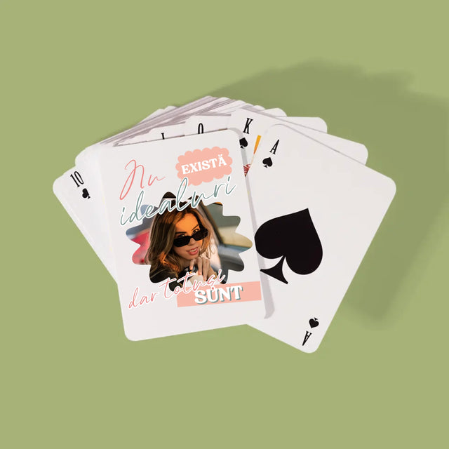 Fotografie și legendă: Nu există idealuri - Cărți de joc | RO