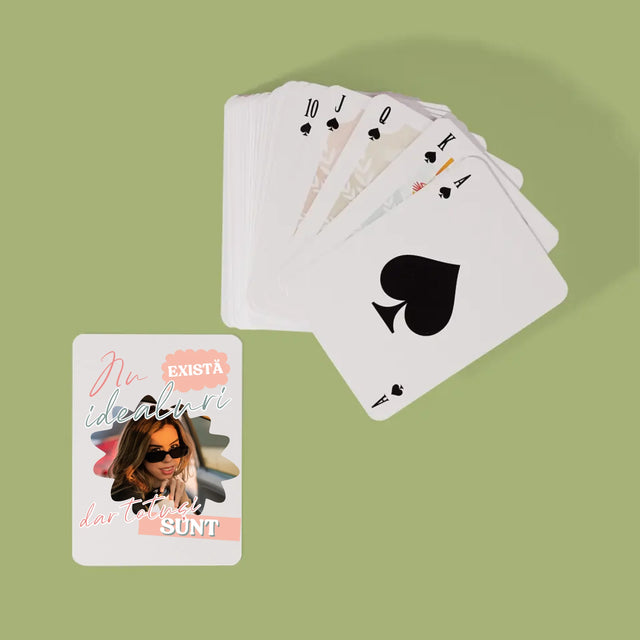 Fotografie și legendă: Nu există idealuri - Cărți de joc | RO