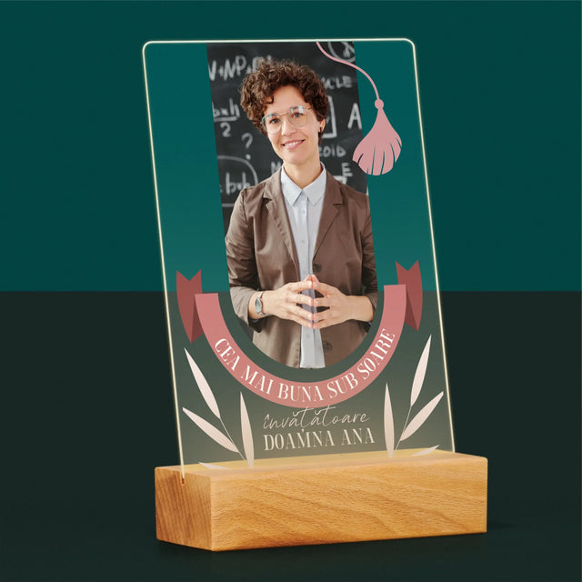 Fotografie Si Semnătură: Cea Mai Bună Învățătoare Sub Soare - Imprimare Pe Sticlă Acrilică (Verticală)