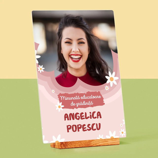 Fotografie Si Semnătură: Minunată Educatoare De Grădiniță - Imprimare Pe Sticlă Acrilică (Verticală)