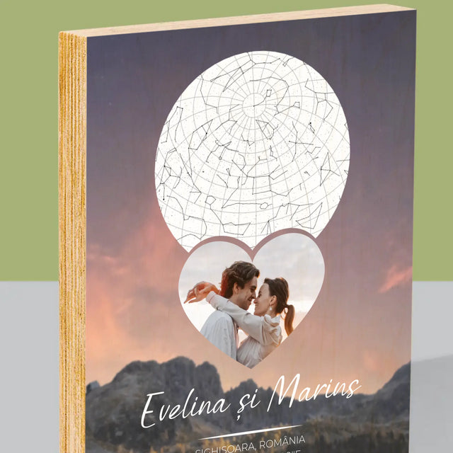 Harta Stelelor: Un Cuplu Îndrăgostit În Munți - Imprimare Pe Lemn ( Verticală)