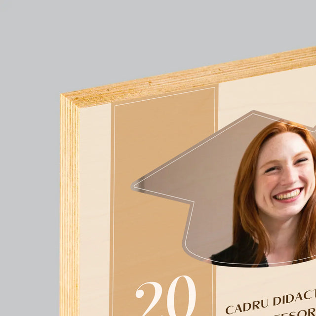 Fotografie Si Semnătură: Diplomă De Recunoștință Pentru Învățătoare - Imprimare Pe Lemn ( Verticală)