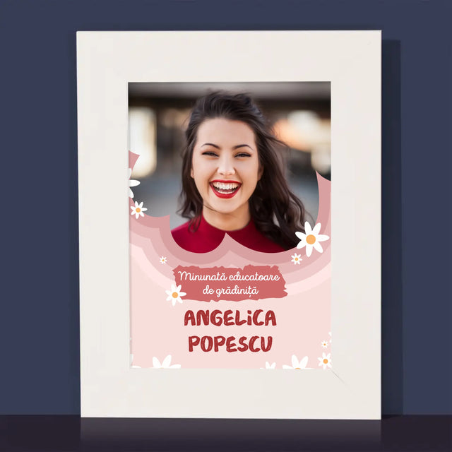 Fotografie Si Semnătură: Minunată Educatoare De Grădiniță - Ramă Pentru Fotografii (Horizontală)