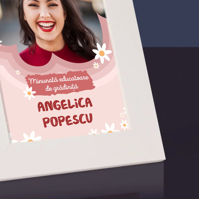 Fotografie Si Semnătură: Minunată Educatoare De Grădiniță - Ramă Pentru Fotografii (Horizontală)