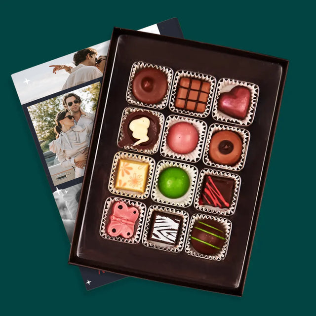 Colaj De Fotografii: To The Moon And Back - Praline