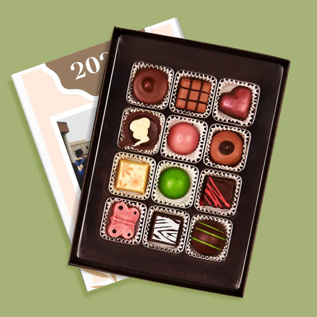 Colaj De Fotografii: Dna Magistră - Praline