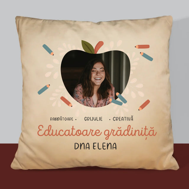 Fotografie Si Semnătură: Educatoare Grădiniță - Pernă (Cu Fotografie)