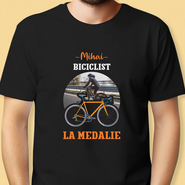 Fotografie și legendă: Ciclist câștigător al unei medalii - Tricou pentru bărbați cu imprimeu | RO