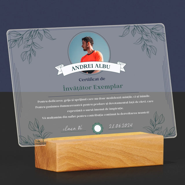 Fotografie Si Semnătură: Certificat De Învățător Exemplar - Imprimare Pe Sticlă Acrilică (Horizontală)