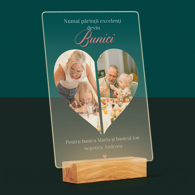 Colaj De Fotografii: Părinții Excelenți Devin Bunici - Imprimare Pe Sticlă Acrilică (Verticală)