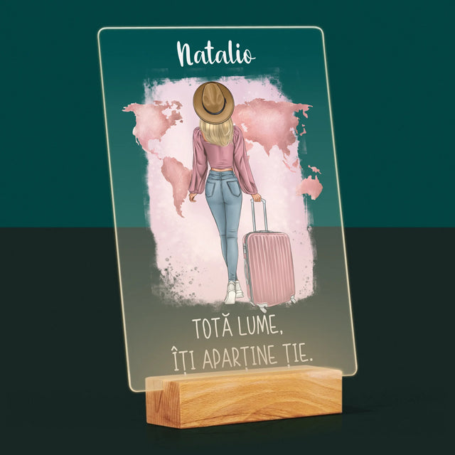 Creator De Personaj: Fată Călătoare - Imprimare Pe Sticlă Acrilică (Verticală)