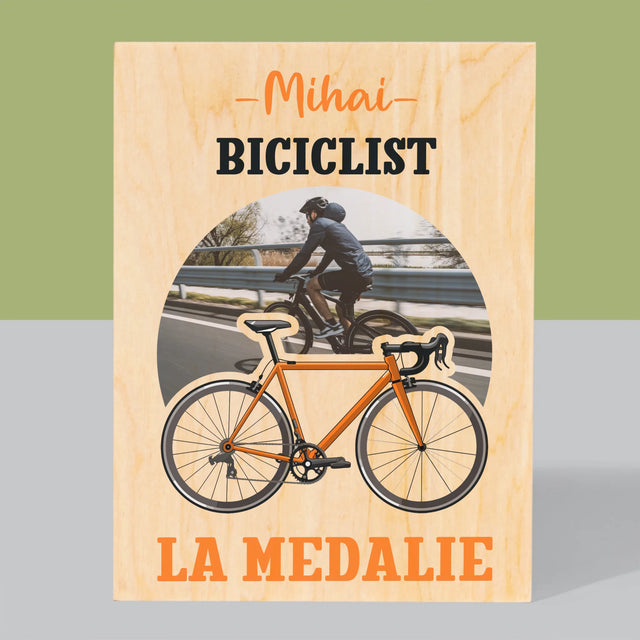 Fotografie Si Semnătură: Biciclist La Medalie - Imprimare Pe Lemn ( Verticală)
