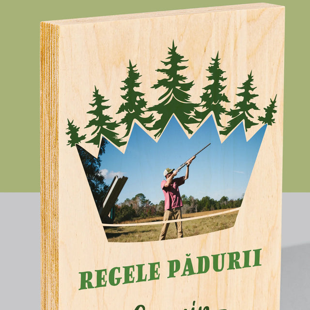 Formă Din Fotografii: Regele Pădurii - Imprimare Pe Lemn ( Verticală)
