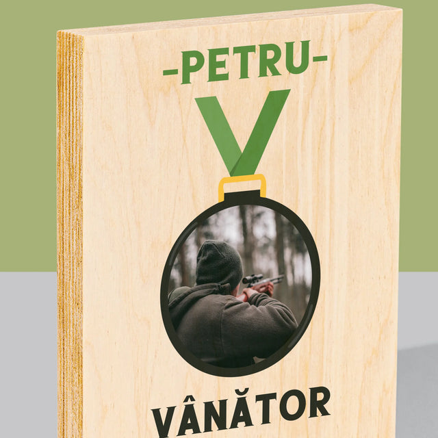 Fotografie Si Semnătură: Vânător La Medalie - Imprimare Pe Lemn ( Verticală)