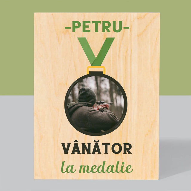 Fotografie Si Semnătură: Vânător La Medalie - Imprimare Pe Lemn ( Verticală)