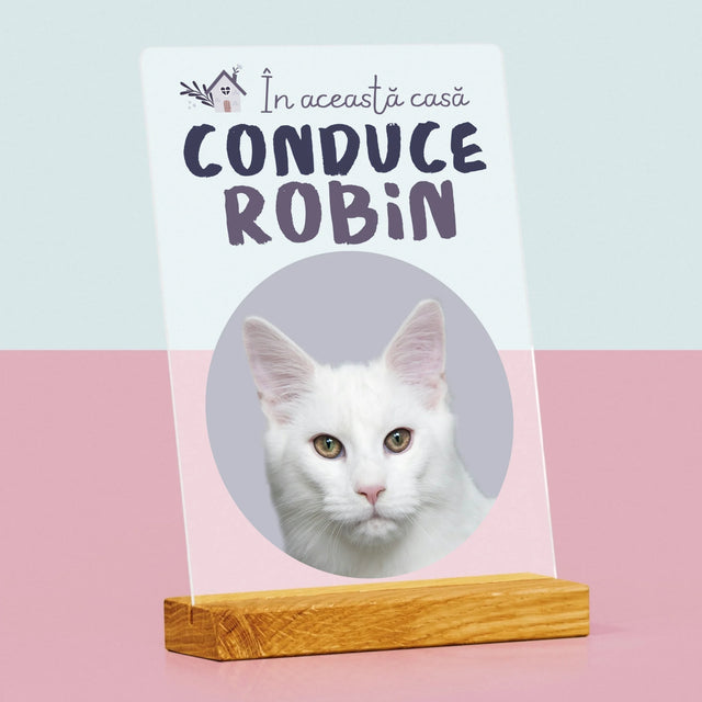 Fotografie Si Semnătură: În Această Casă Conduce Animalul - Imprimare Pe Sticlă Acrilică (Verticală)