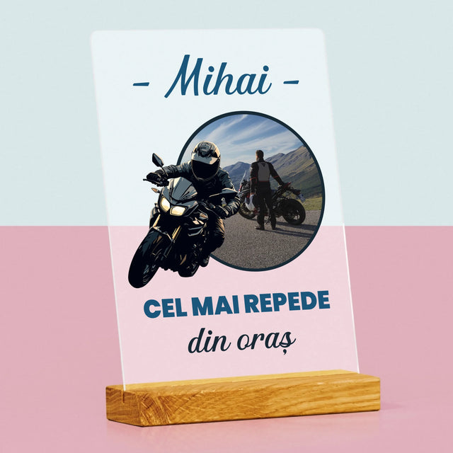 Fotografie Si Semnătură: Cel Mai Repede Din Oraș - Imprimare Pe Sticlă Acrilică (Verticală)