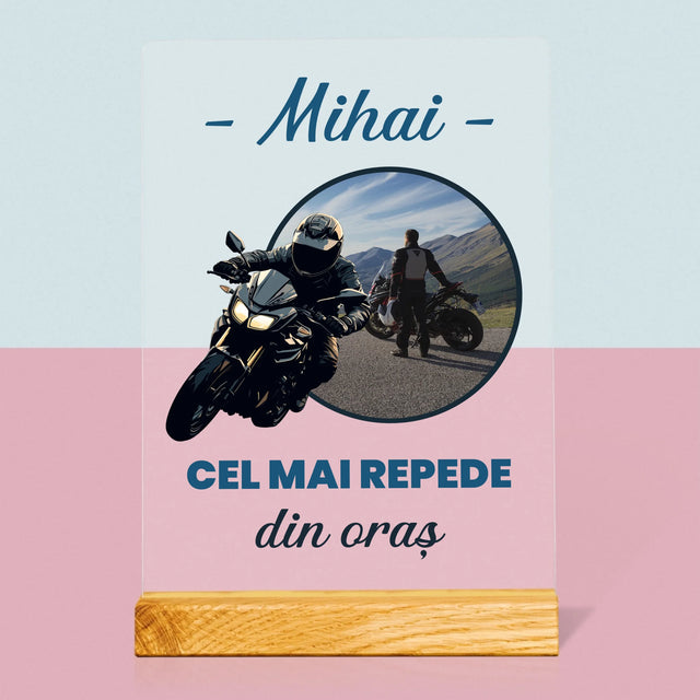 Fotografie Si Semnătură: Cel Mai Repede Din Oraș - Imprimare Pe Sticlă Acrilică (Verticală)