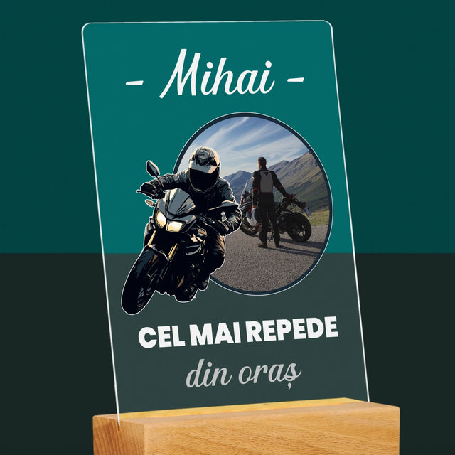 Fotografie Si Semnătură: Cel Mai Repede Din Oraș - Imprimare Pe Sticlă Acrilică (Verticală)