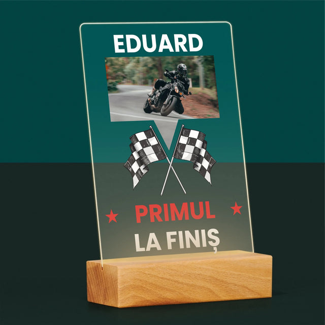 Fotografie Si Semnătură: Primul La Finiș - Imprimare Pe Sticlă Acrilică (Verticală)