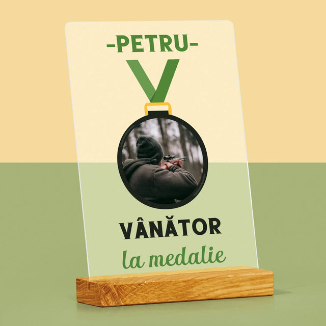 Fotografie Si Semnătură: Vânător La Medalie - Imprimare Pe Sticlă Acrilică (Verticală)