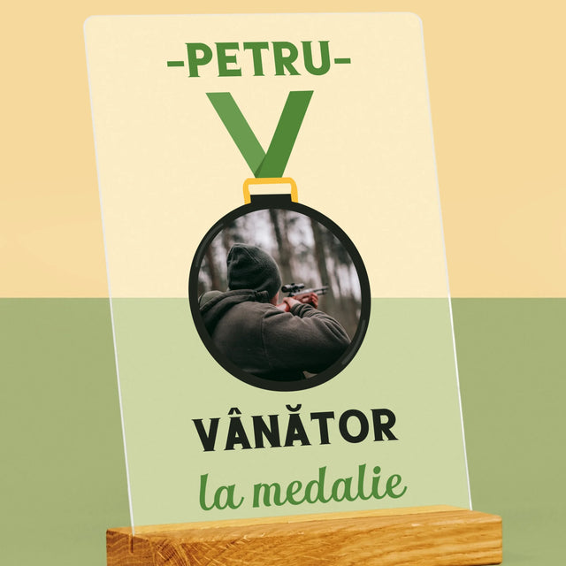 Fotografie Si Semnătură: Vânător La Medalie - Imprimare Pe Sticlă Acrilică (Verticală)