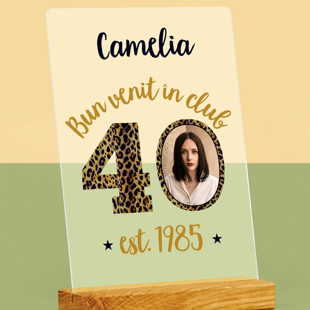 Fotografie Si Semnătură: Bun Venit În Clubul 40 - Imprimare Pe Sticlă Acrilică (Verticală)