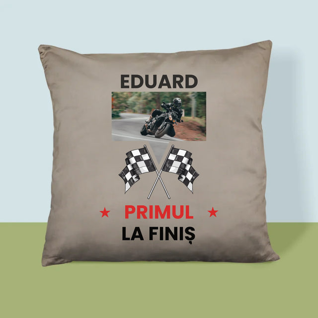 Fotografie Si Semnătură: Primul La Finiș - Pernă (Cu Fotografie)