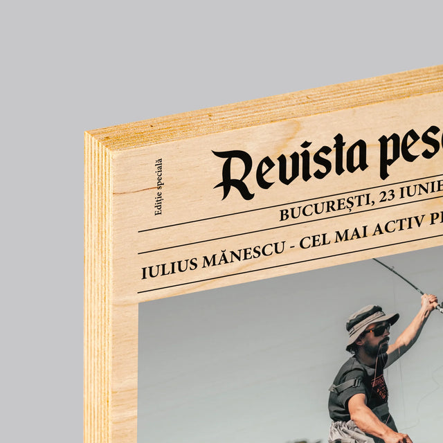 Fotografie Si Semnătură: Revista Pescarului - Imprimare Pe Lemn ( Verticală)