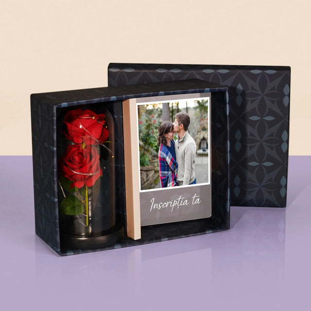 Fotografie Si Semnătură: Fotografia Ta Cu Inscripție - Set Cadou Cu Imprimare Pe Sticlă Și Trandafirul Etern