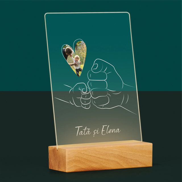 Fotografie Si Semnătură: Tata Copilul Mânuța - Imprimare Pe Sticlă Acrilică (Verticală)