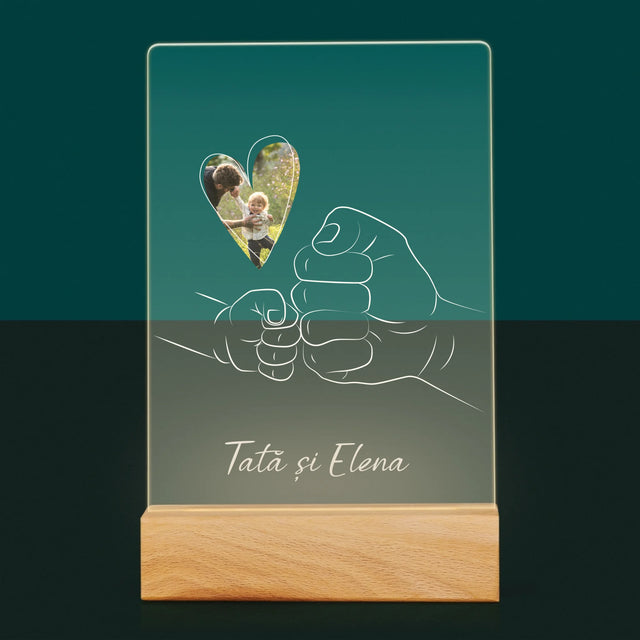 Fotografie Si Semnătură: Tata Copilul Mânuța - Imprimare Pe Sticlă Acrilică (Verticală)