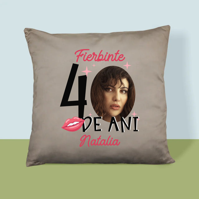 Fotografie Si Semnătură: Fierbinte La 40 De Ani - Pernă (Cu Fotografie)