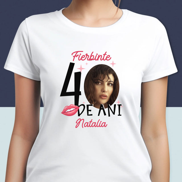 Fotografie Si Semnătură: Fierbinte La 40 De Ani - Tricou Pentru Femei