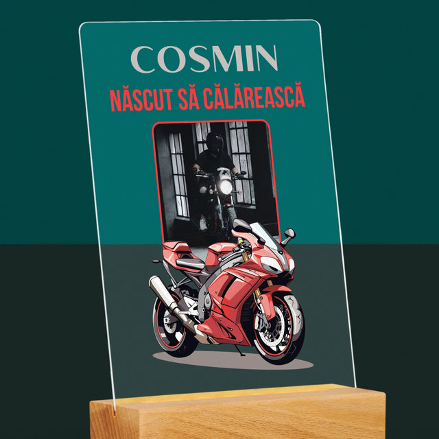 Fotografie Si Semnătură: Născut Să Călărească - Imprimare Pe Sticlă Acrilică (Verticală)