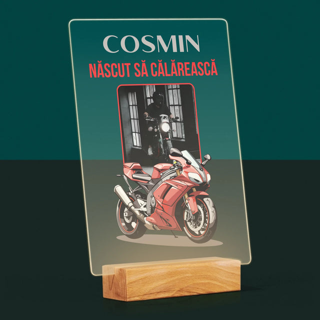 Fotografie Si Semnătură: Născut Să Călărească - Imprimare Pe Sticlă Acrilică (Verticală)