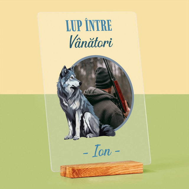 Fotografie Si Semnătură: Lup Între Vânători - Imprimare Pe Sticlă Acrilică (Verticală)