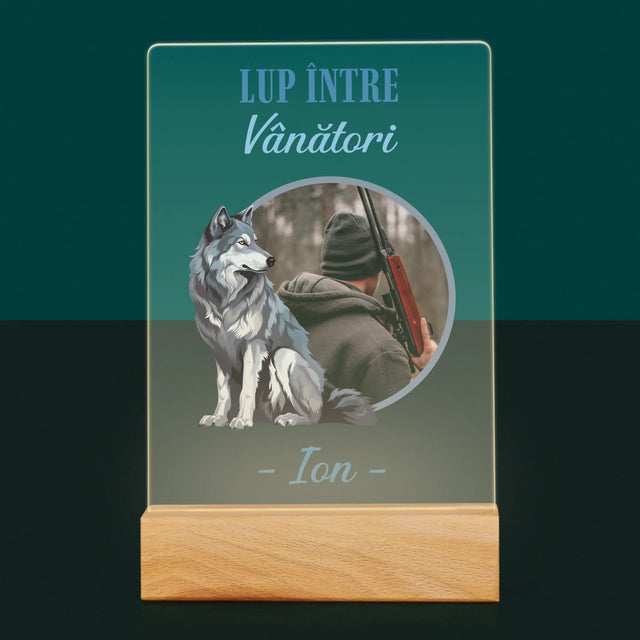 Fotografie Si Semnătură: Lup Între Vânători - Imprimare Pe Sticlă Acrilică (Verticală)
