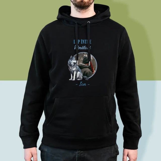 Fotografie Si Semnătură: Lup Între Vânători - Hanorac Cu Glugă Pentru Bărbați